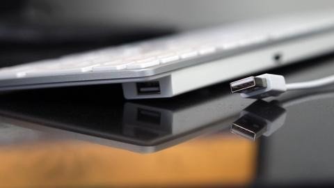 Matias Klawiatura aluminiowa Mac hub 2xUSB srebrna