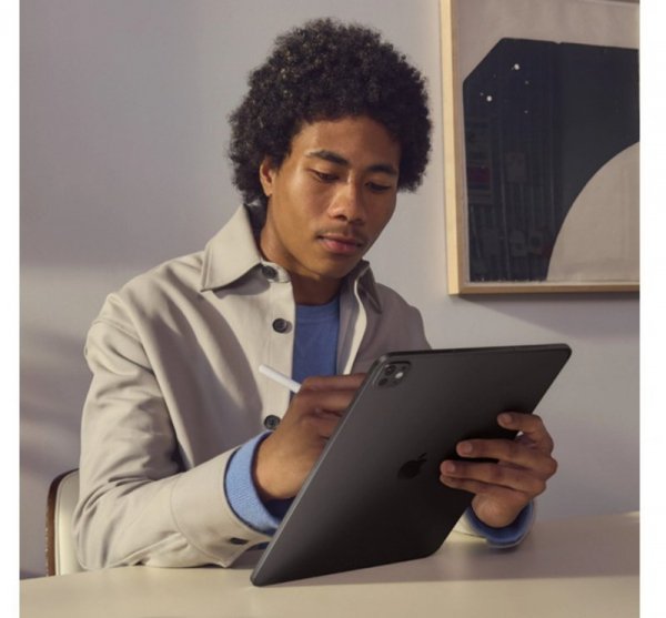 Apple iPad Pro 13-calowy Wi-Fi 512 GB ze standardowym szkłem - Gwiezdna czerń