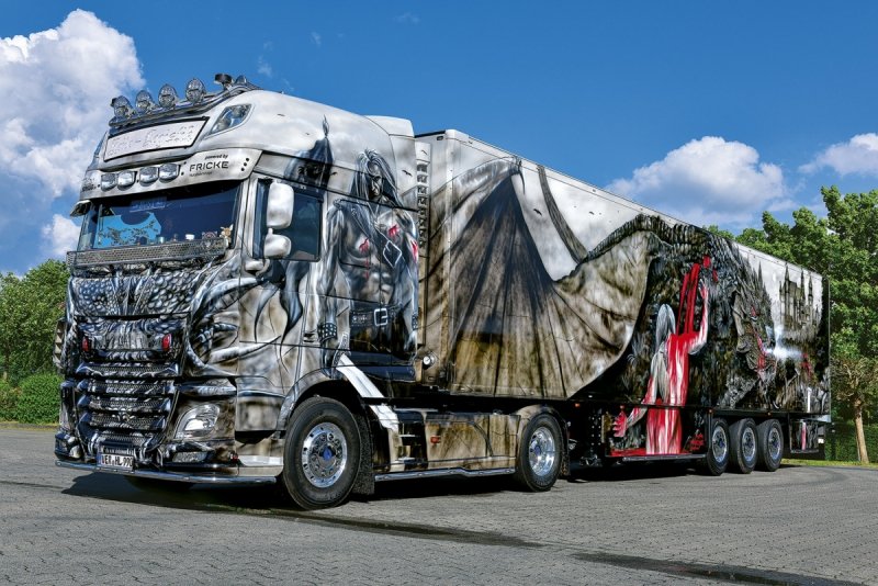 Kalendarz ścienny wieloplanszowy American Trucks 2025 - marzec 2025