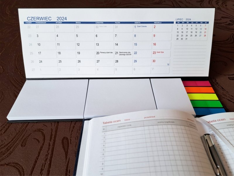 Kalendarz biurowy z notesami na rok szkolny 2024/25