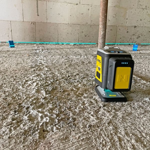 Nivel System CL3B Niebieski multi-laser krzyżowy (3 x 360°), Bluetooth + Tyczka LP36