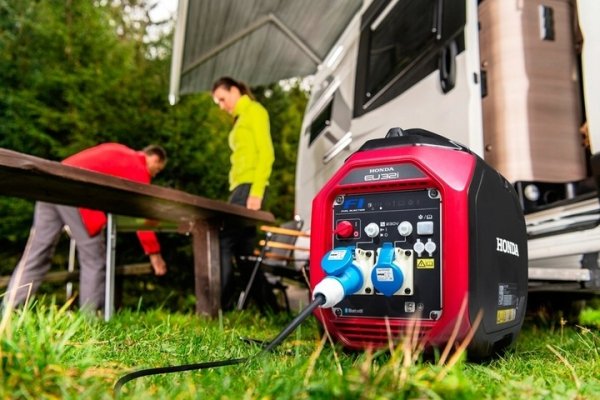 HONDA EU32I AGREGAT PRĄDOTWÓRCZY INWENTOROWY 3,2kW WALIZKOWY