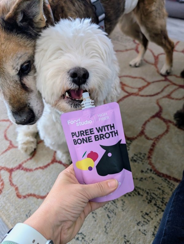 Food Studio Chefs PUREE dla psów z bulionem kostnym WOŁOWYM z batatami, dzikimi jagodami, burakami i tymiankiem 150ml