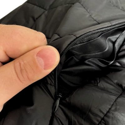 Klasyczna damska kurtka przejściowa czarna pikowana z kapturem M/L