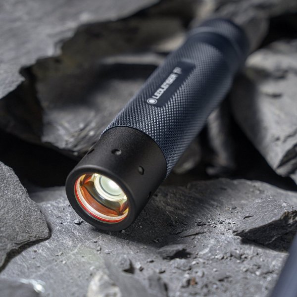 Latarka Ledlenser T2 Smoked Blue - Limited