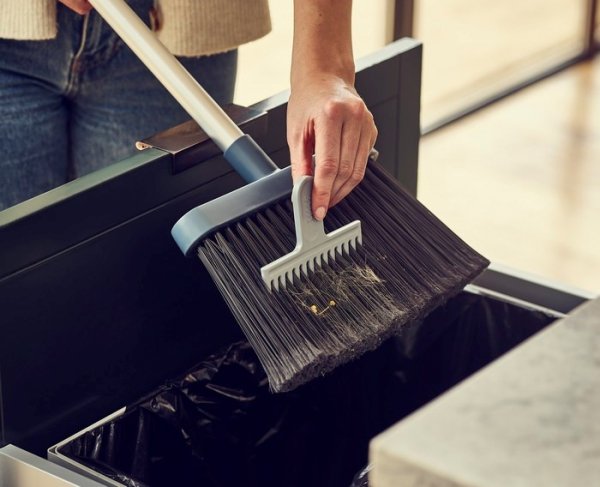JJ-Miotła z wieszakiem, niebieska, CleanStore