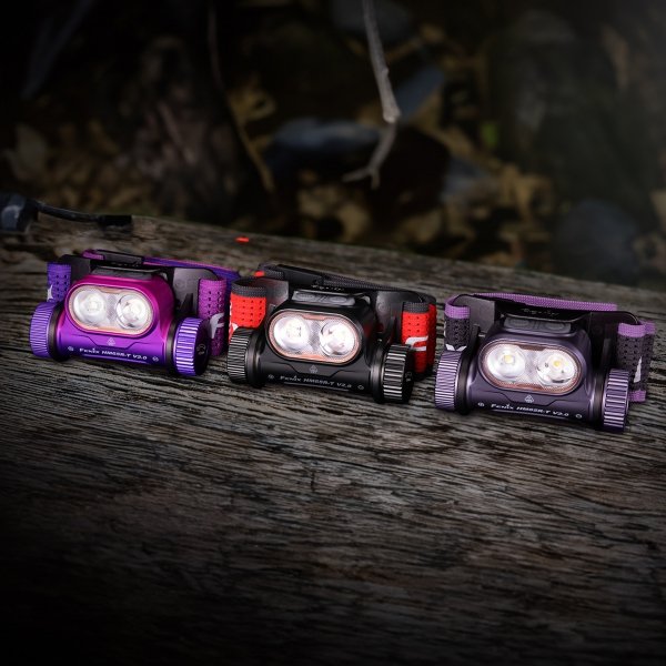 Latarka czołowa Fenix HM65R-T V2.0 ciemnofioletowa