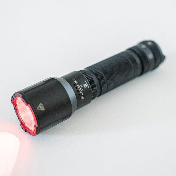 Latarka Ledlenser TT3R
