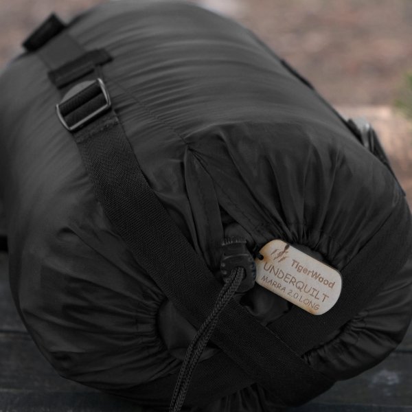 Podpinka Underquilt TigerWood Marra 2.0 Climashield Apex 4.0 230 cm, czarna