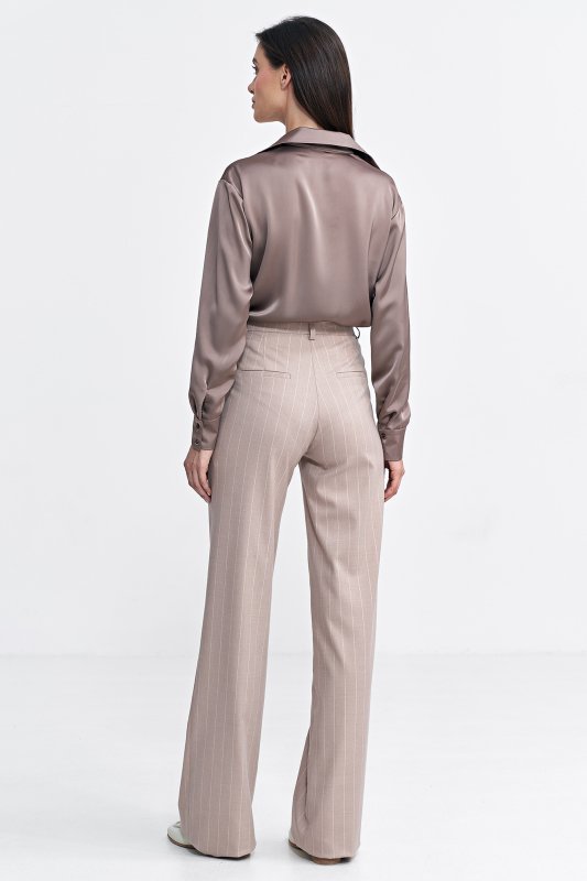 Nife Spodnie bootcut, z krytym guzikiem, prążek - beż - SD103