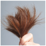 Przyczyny i sposoby na rozdwajanie końcówek włosów