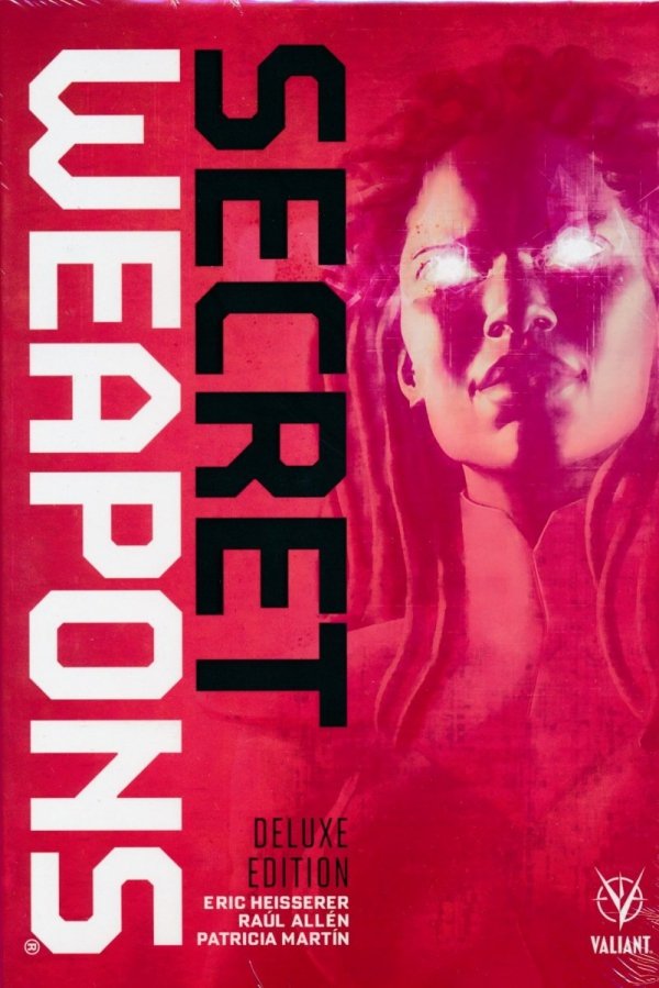 SECRET WEAPONS DELUXE EDITION HC [9781682152713]