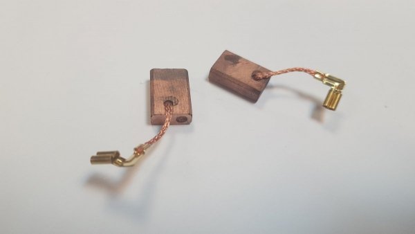 Szczotki węglowe CB318 5x11x16 z bezpiecznikiem