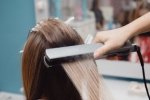 Profesjonalna prostownica fryzjerska – sprawdź, na co koniecznie zwrócić uwagę!