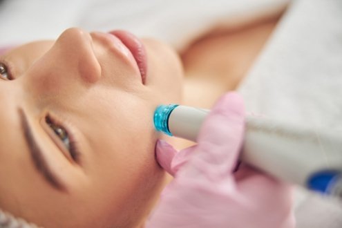 Hydrodermabrazja – co to za zabieg i czy warto wprowadzić go do swojej oferty? cz.I Hydrodermabrazja – co to za zabieg i czy warto wprowadzić go do swojej oferty? cz.I