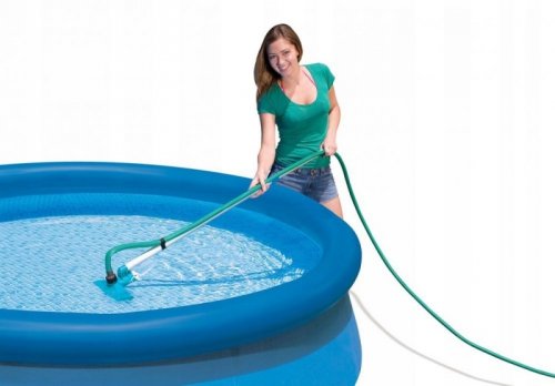 Zestaw czyszczący do czyszczenia basenów z odkurzaczem wodnym 28002 Intex