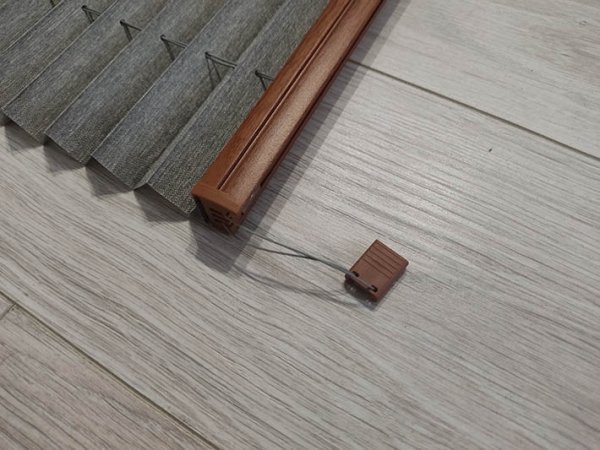 Plisa z klipsem montażowym z magnezem
