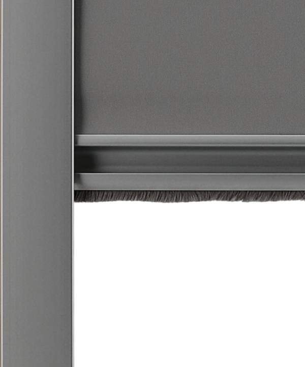 Profil dolny rolety dachowej Dekolux Premiumz profilem srebrnym