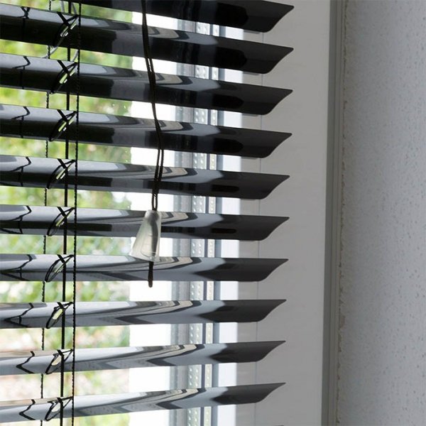 żaluzja czarny połysk aluminiowa na wymiar