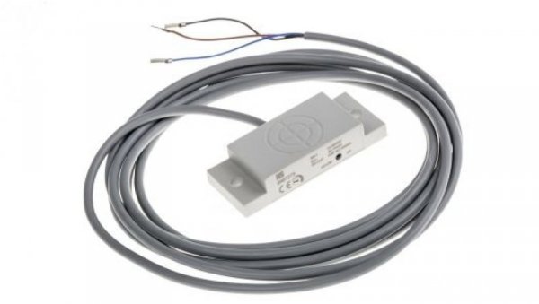 Czujnik pojemnościowy PNP 10 mm w obudowie prostokątnej 200 mA 10 → 30 V DC IP67