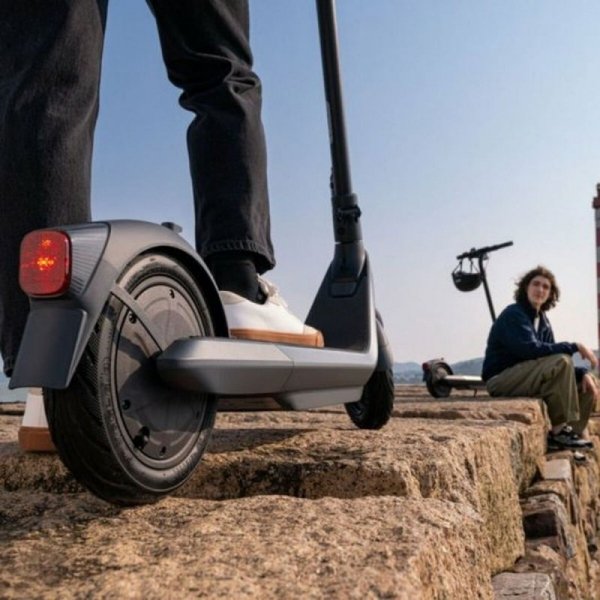 Skuter elektryczny Segway E2 PRO E Czarny 350 W