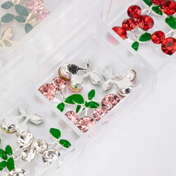 Kasetka z ozdobami wiśnie z cyrkoniami mix kolorów 30 szt