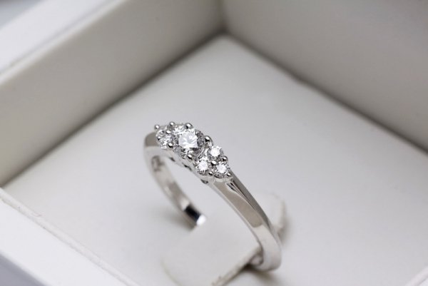 Pierścionek Złoto Diament PBD4440