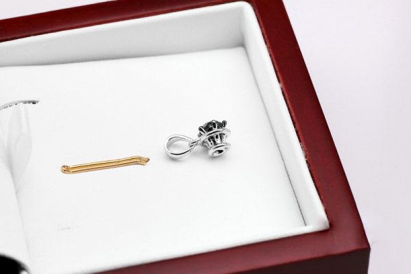 Wisiorek Złoto Diament WBD3178B
