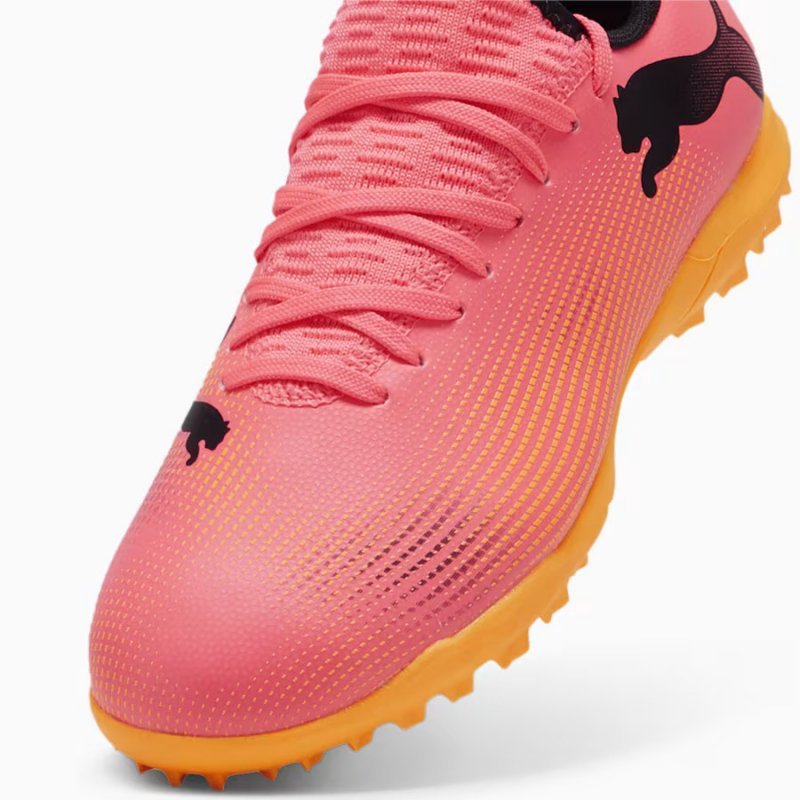 Buty Puma Future 7 Play TT Jr 107737-03 różowy 37 1/2