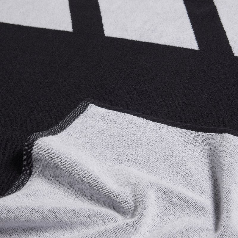 Ręcznik adidas 3 Bar Towel IU1289 czarny 70cm x 140cm