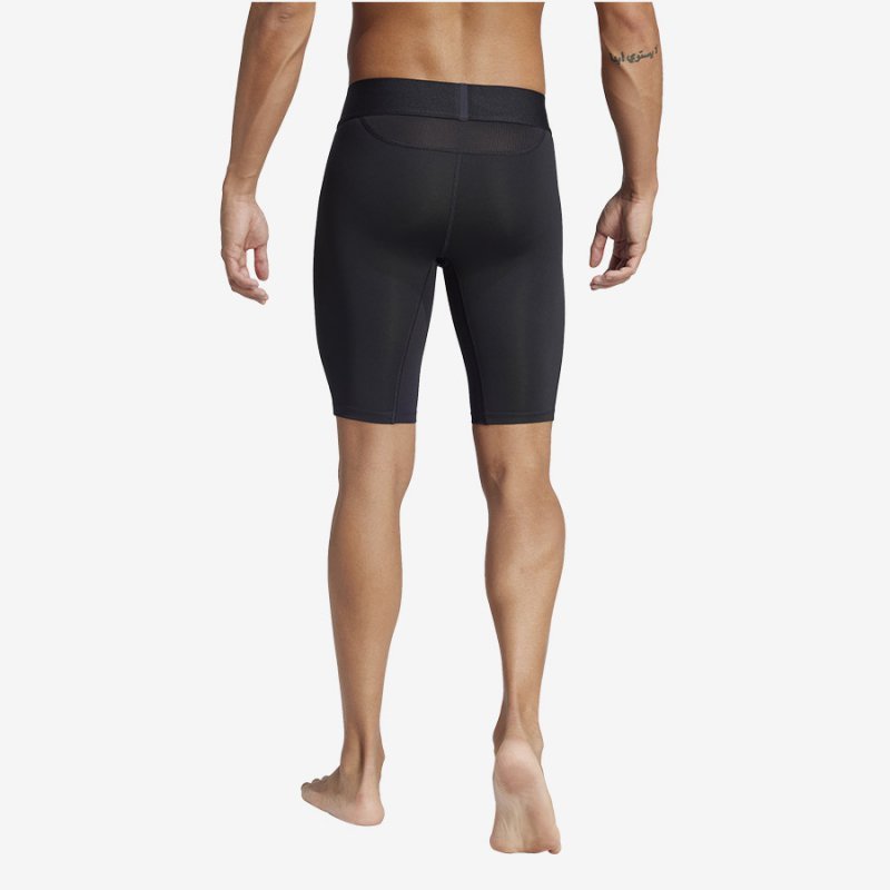 Spodenki adidas TechFit JP1477 czarny L