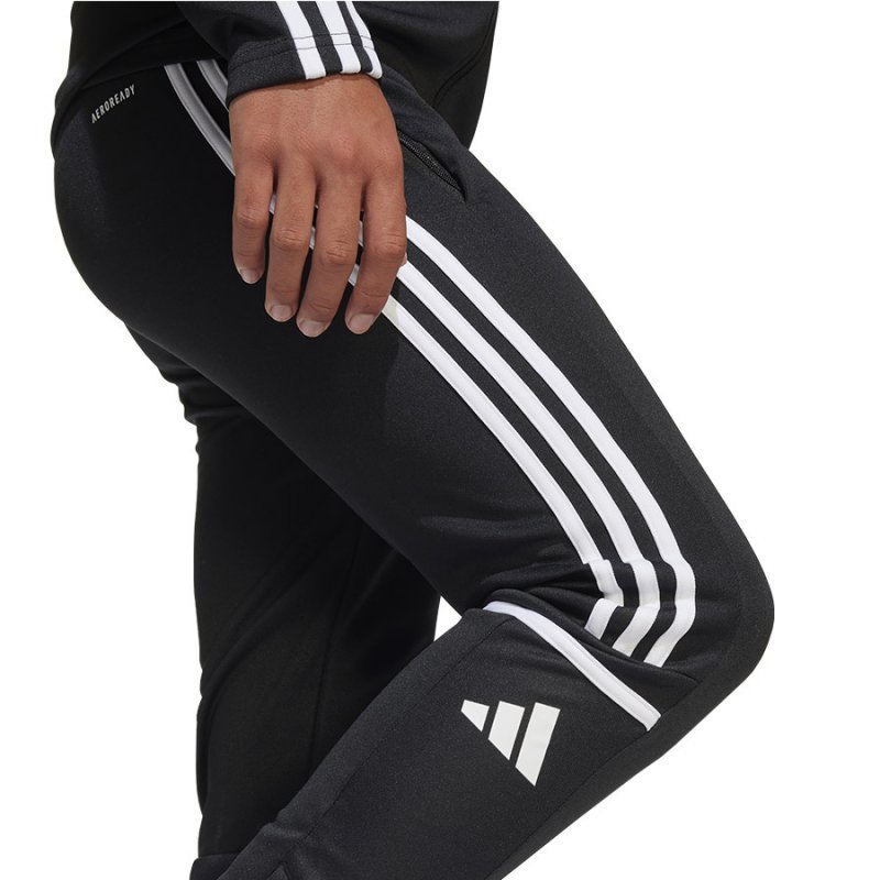 Spodnie adidas SQUADRA 25 Training Pant Jr JE2777 czarny 128 cm