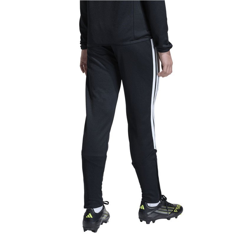 Spodnie adidas TIRO 26 Training Pants JY7117 czarny 116 cm