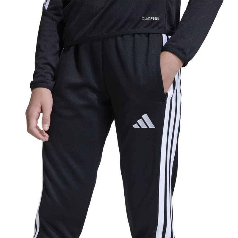 Spodnie adidas TIRO 26 Training Pants JY7117 czarny 176 cm