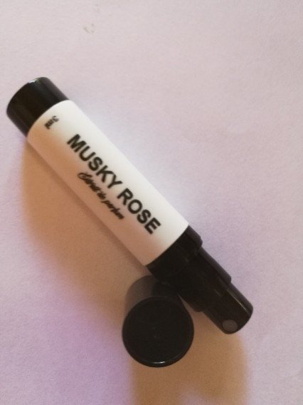 Theodoros Kalotinis Musky Rose Ekstrakt Perfum  3 ml próbka