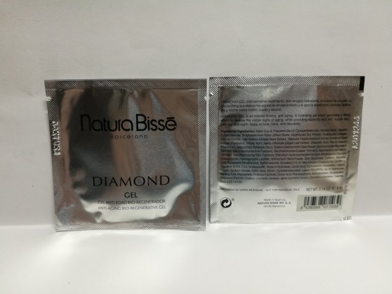 Natura Bisse Diamond Gel-Cream Luksusowy bioregenerujący krem-żel przeciwstarzeniowy do twarzy 4 ml