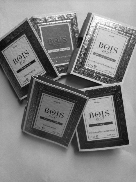 Bois 1920 Relativamente Rosso woda perfumowana 2 ml