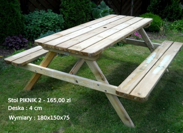 drewniany stół ogrodowy
