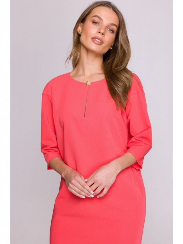 Stylove S394 Sukienka o luźnym fasonie z łezką w dekolcie - koralowa