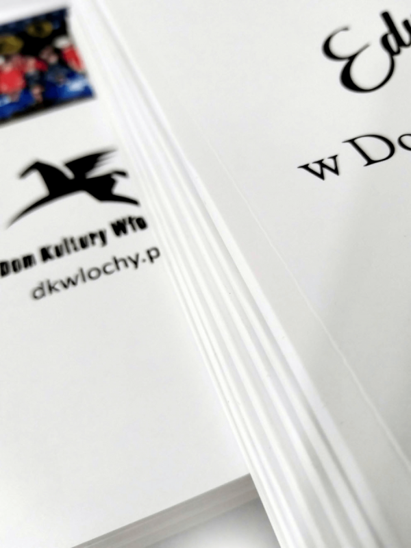 katalog 210 x 210 mm, druk pełnokolorowy obustronny 4+4, na papierze kredowym: okładka 250 g foliowana + środki 130 g, 44 str., 400 sztuk