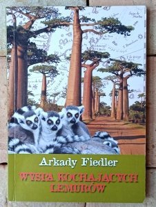 Arkady Fiedler • Wyspa kochających lemurów