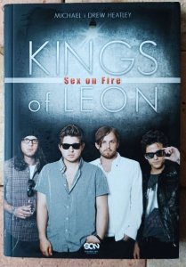 Michael i Drew Heatley • Kings of Leon. Sex on Fire