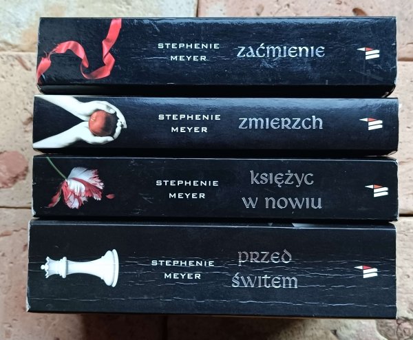 Stephanie Meyer - Saga Zmierzch [Tomy I-IV] - okładka