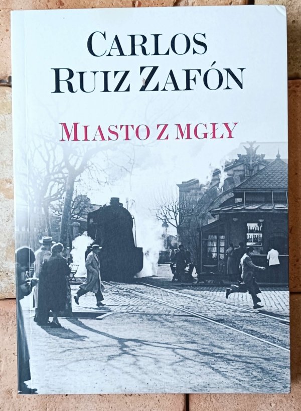 Carlos Ruiz Zafon Cykl Cmentarz Zapomnianych Książek Cień wiatru  - okładka
