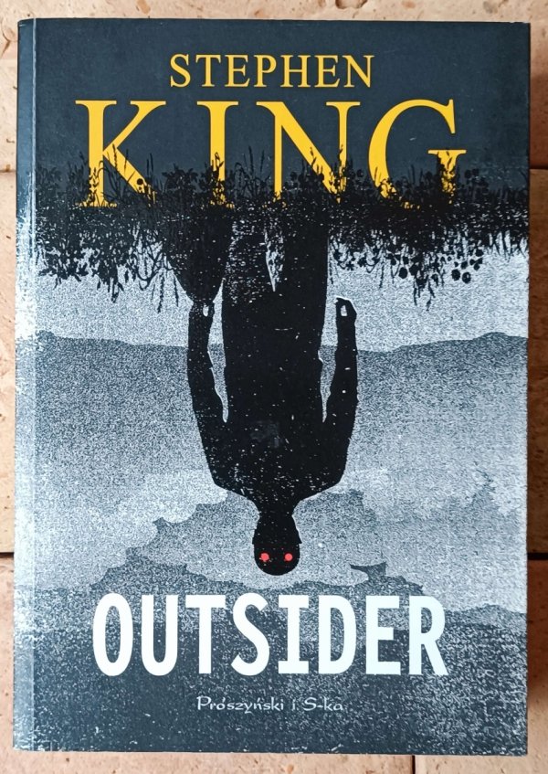 Stephen King Outsider - okładka 