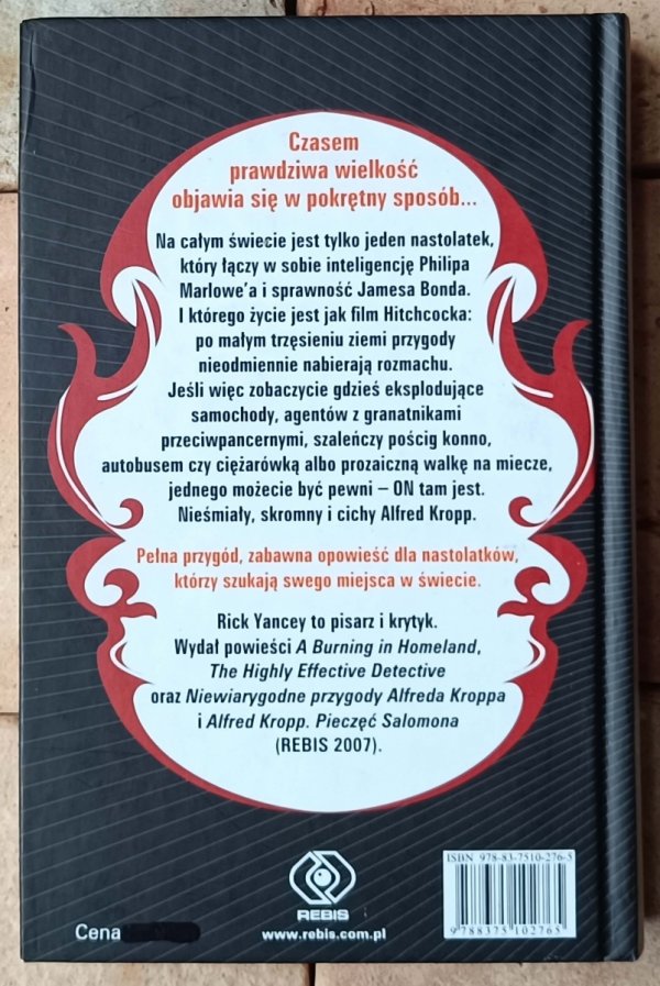 Rick Yancey Trzynasta czaszka - okładka