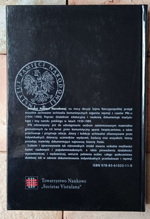 Filip Musiał Podręcznik bezpieki - okładka