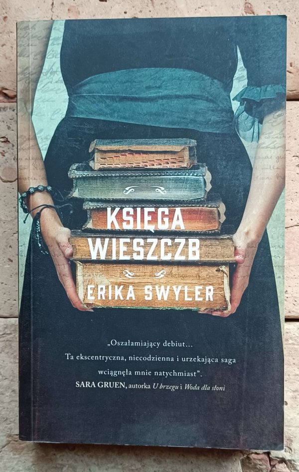 Erika Swyler - Księga wieszczb - okładka