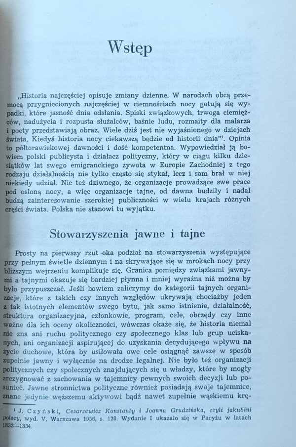 &quot;Kompleksowa analiza rozwoju masonerii w Europie Środkowo-Wschodniej w XVIII i XIX wieku, ukazująca jej wpływ na społeczeństwo i politykę. Autor, Ludwik Hass, prezentuje skrupulatne badania i interdyscyplinarne podejście.&quot;