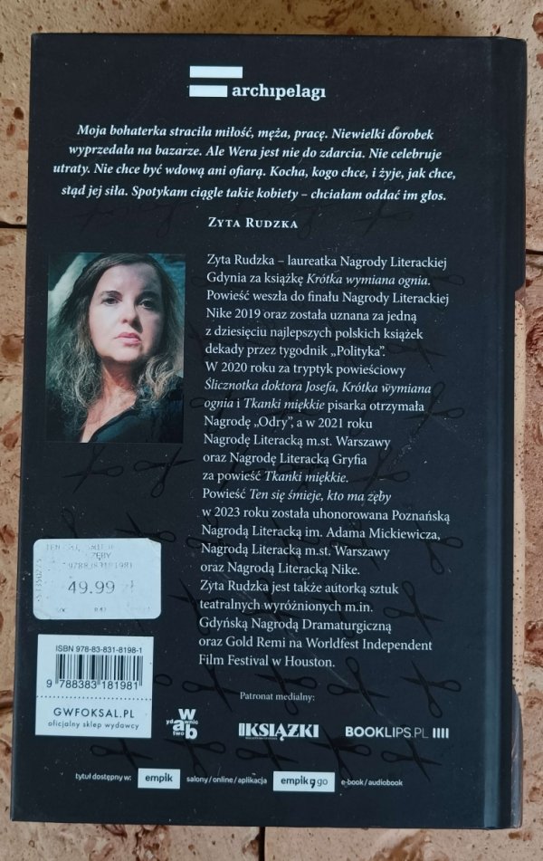 Zyta Rudzka - Ten się śmieje, kto ma zęby - okładka